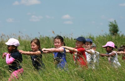 An overwhelming number of children want to turn off the TV, put down their devices and spend more time outside exploring nature, a new research survey by the RSPB has revealed.