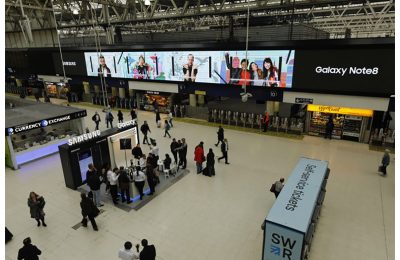 Samsung has been supporting the launch of the Galaxy Note8 with experiential and Out-of-Home take-overs of key locations in some of the world’s busiest cities, including London’s Waterloo Station.